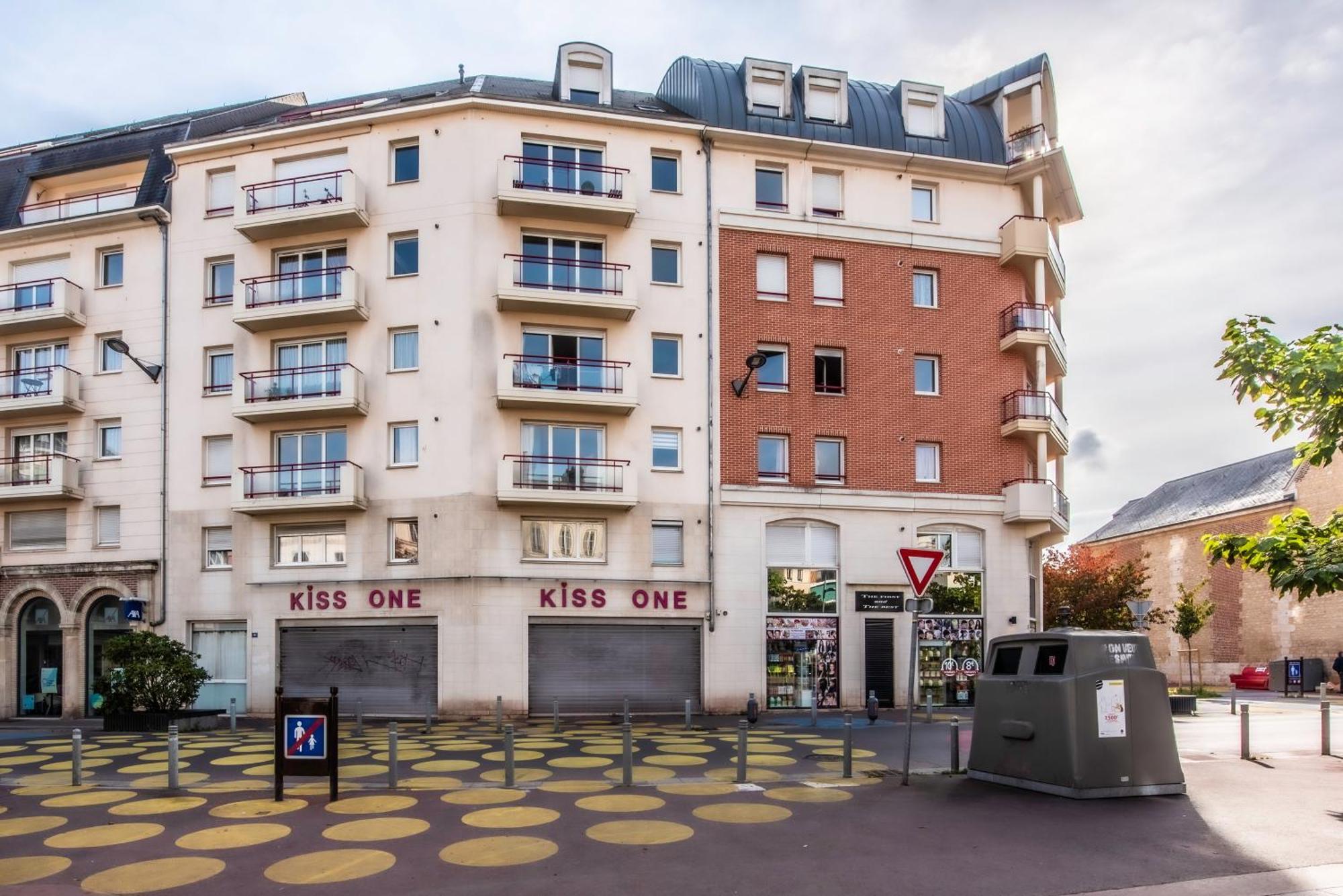 Chic Appart Avec Parking Au Centre-Ville Rouen Bagian luar foto